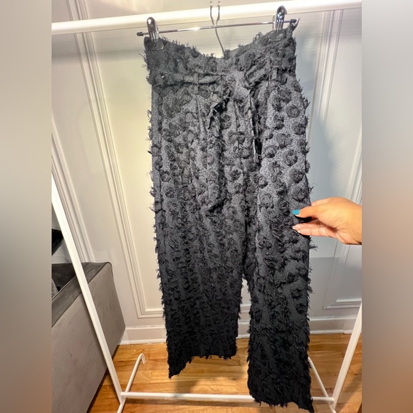BLACK FLUFFY PANTS // H&M // US 8 🖤 - Picture 3 of 6